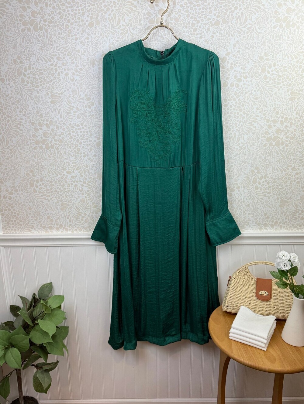 Free People Green High Slit Embroidered Front Midi Dress - Size - Medium - NWT - Picture 2 of 10